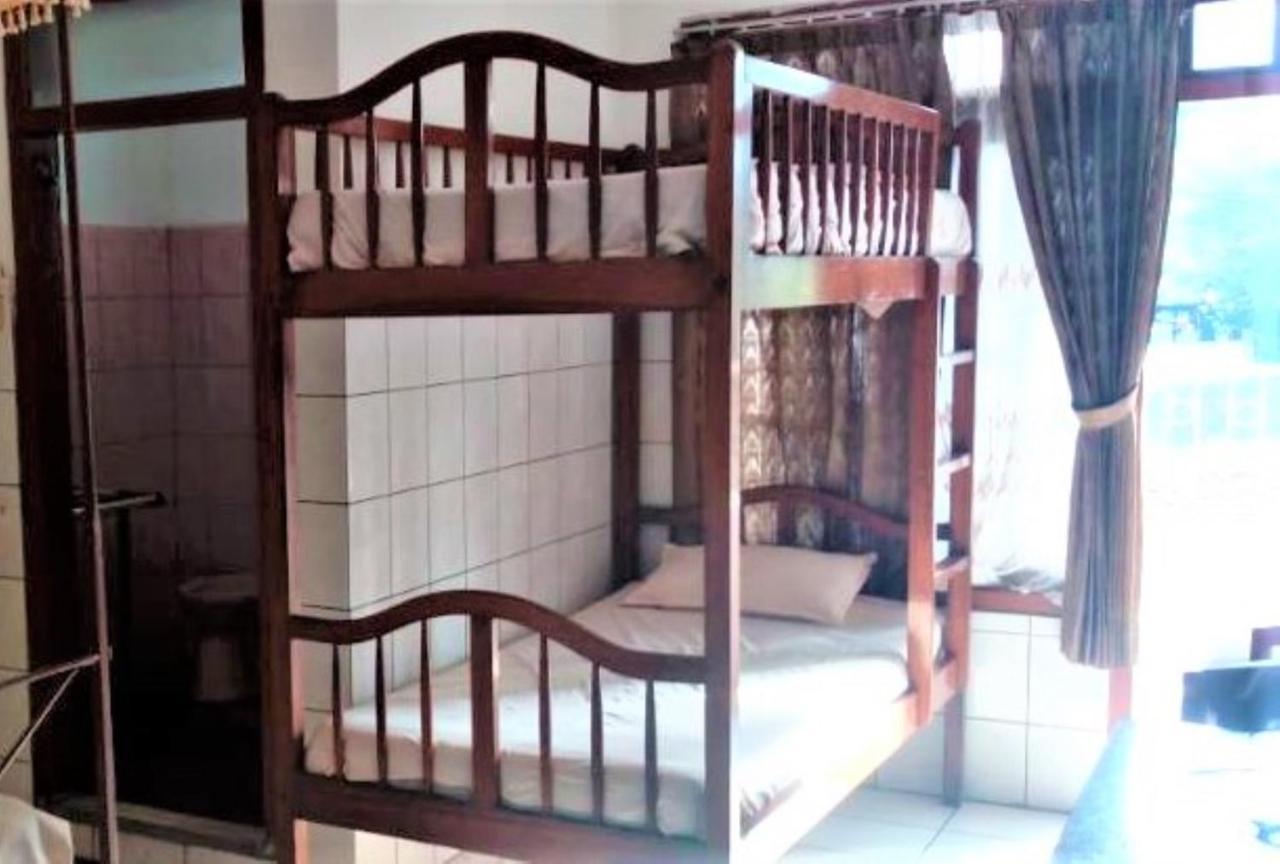 Wisma & Kantin Amanda Mojokerto Εξωτερικό φωτογραφία