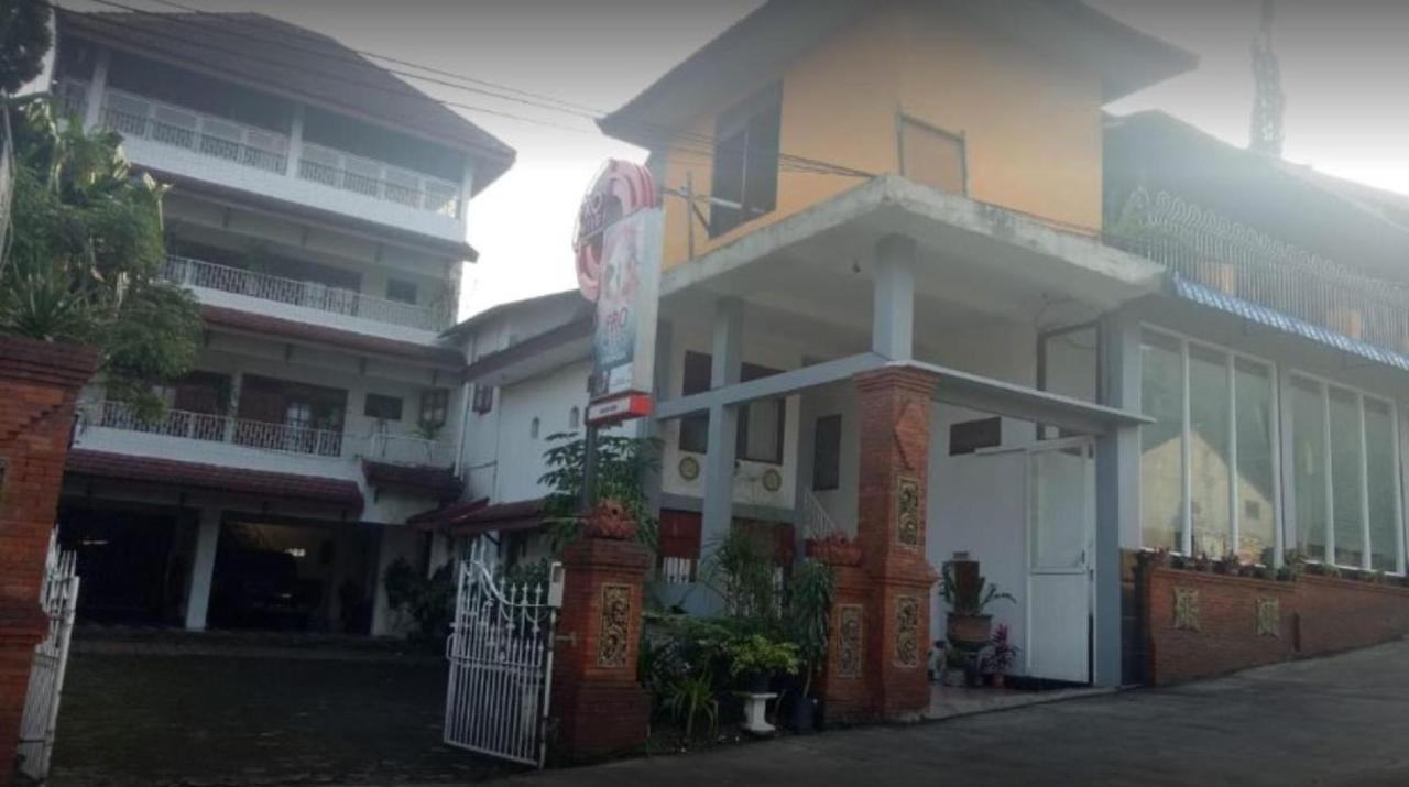 Wisma & Kantin Amanda Mojokerto Εξωτερικό φωτογραφία